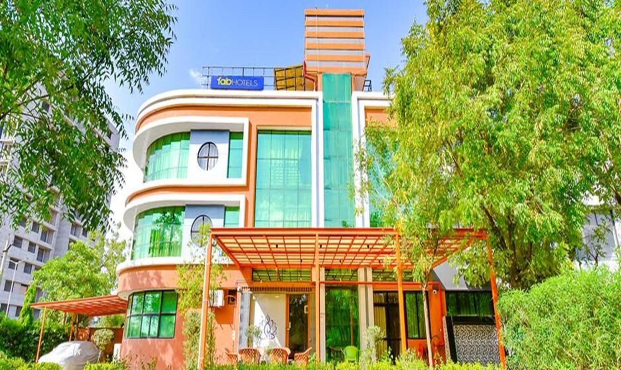 Fabhotel Siddharth Corporate - Vavol, 간디나가르 외부 사진